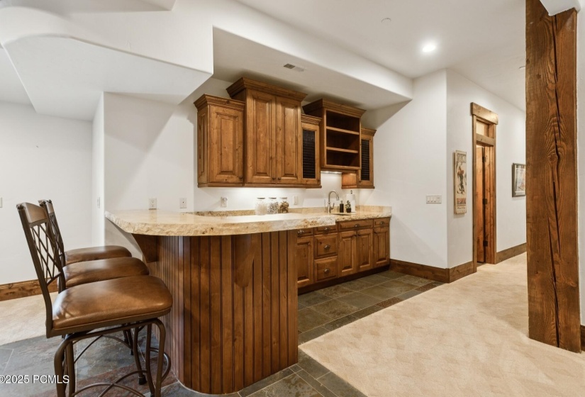 63_Wet-Bar_1800x1200_4249680