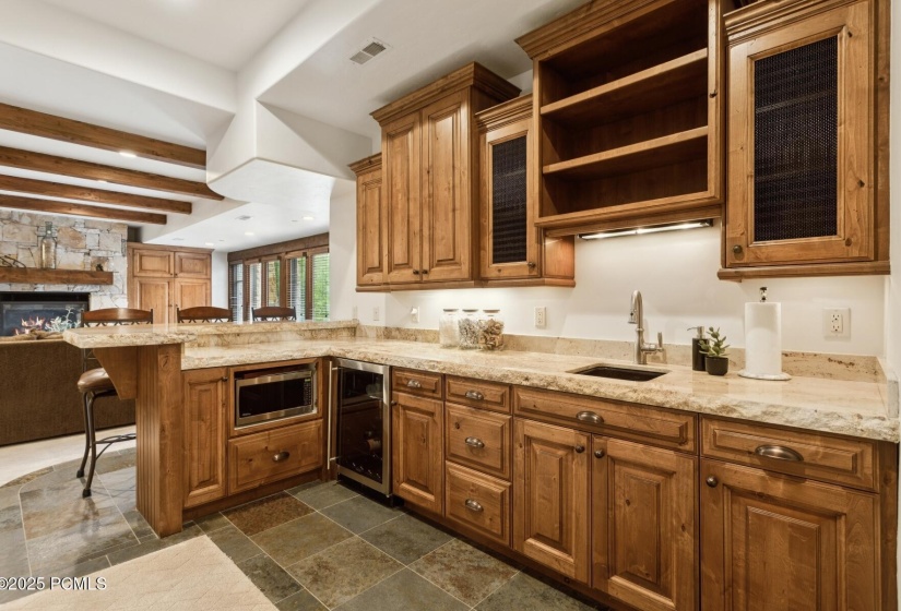 64_Wet-Bar_1800x1200_4249681