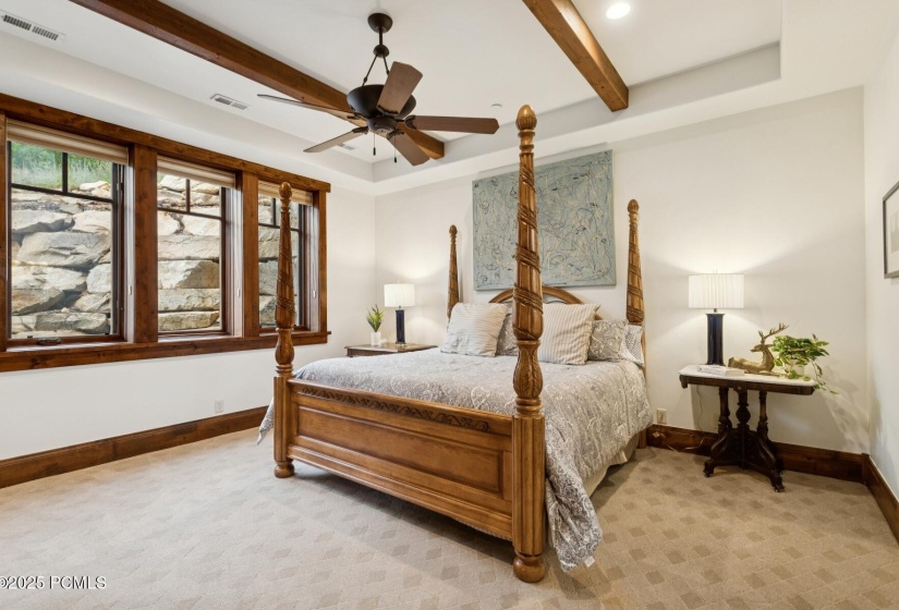 70_Bedroom--3-Junior-Master_1800x1200_42