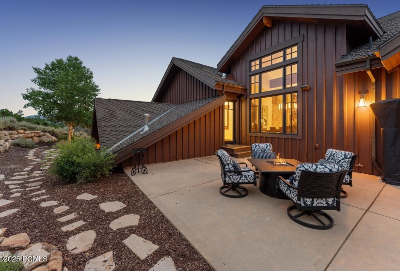 93_Patio_1800x1200_4249590