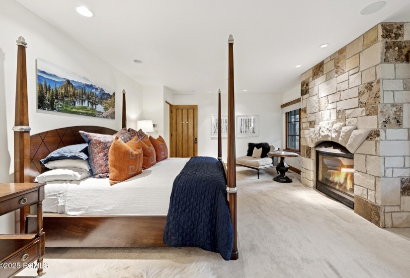 53_Bedroom_1800x1200_4249491