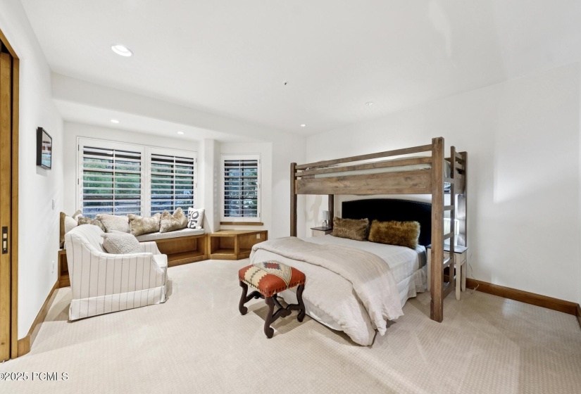 61_Bedroom_1800x1200_4249499