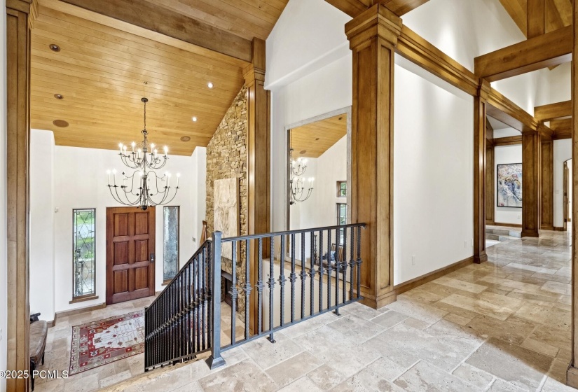 5_Hallway_1800x1200_4249443