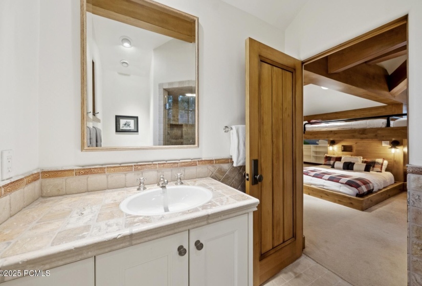 77_Bathroom_1800x1200_4249516