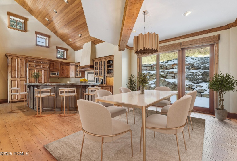 Dining to Kitchen