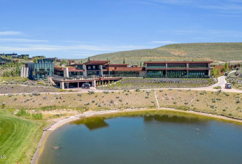 108_8_nicklaus_clubhouse_953