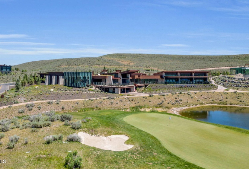 109_9_nicklaus_clubhouse_770