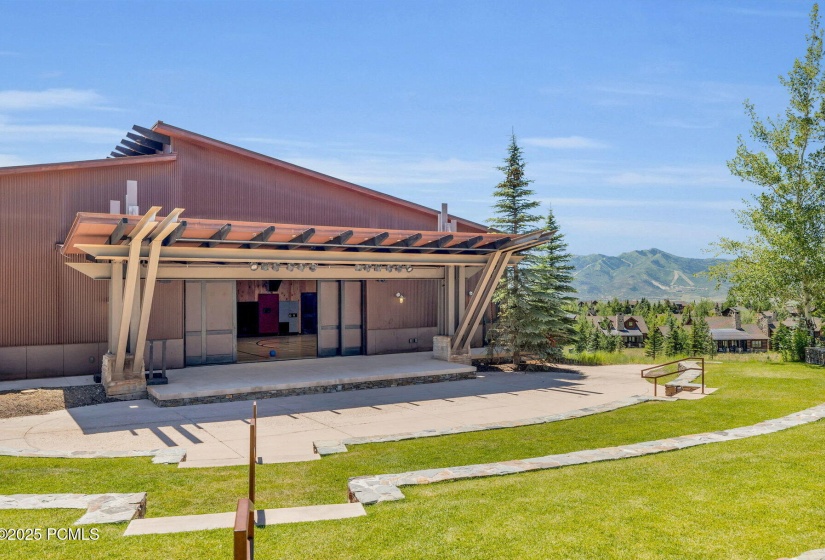 119_19_shed_amphitheater_91