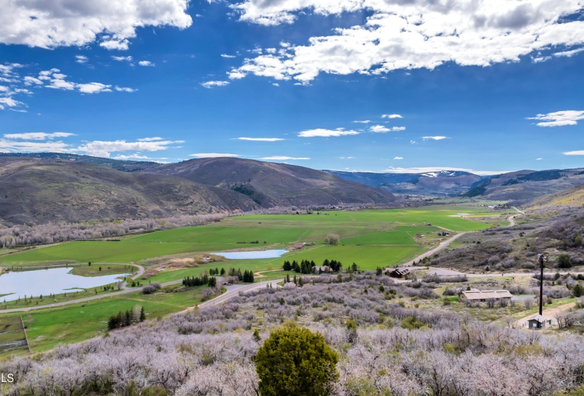 WOODLAND VALLEY TO EAST