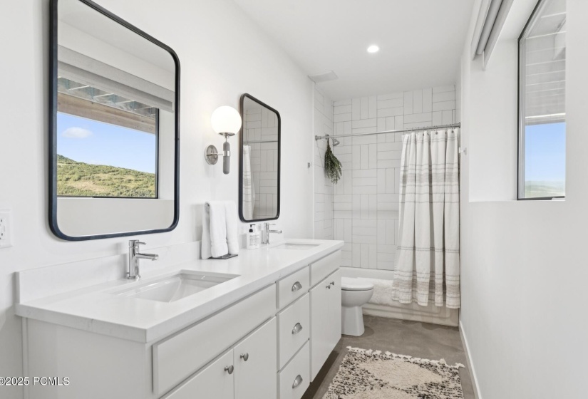 49_Bathroom-ONE_1800x1200_4253917