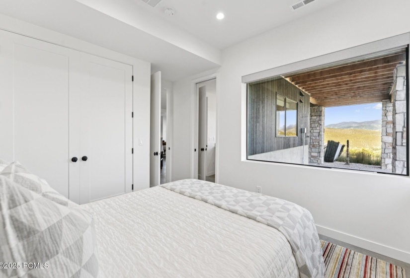 51_Bedroom-TWO_1800x1200_4253914