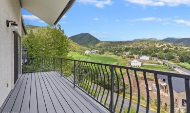 02-Balcony