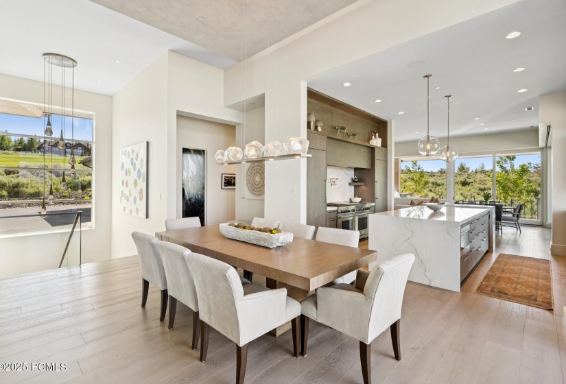 18_Dining_1800x1200_4247050