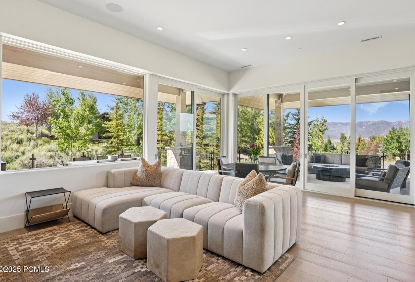 29_Familyroom_1800x1200_4247094