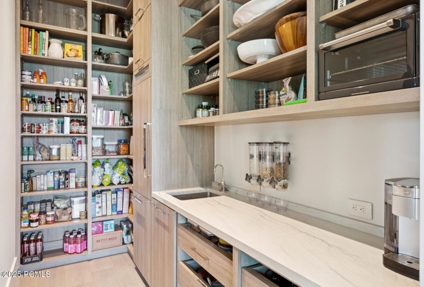32_Pantry_1800x1200_4247109