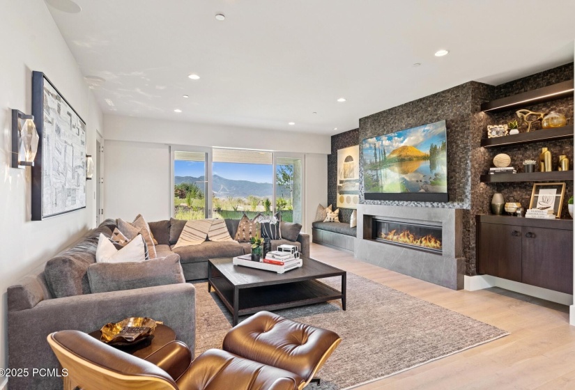 45_Lower-Livingroom_1800x1200_4247126