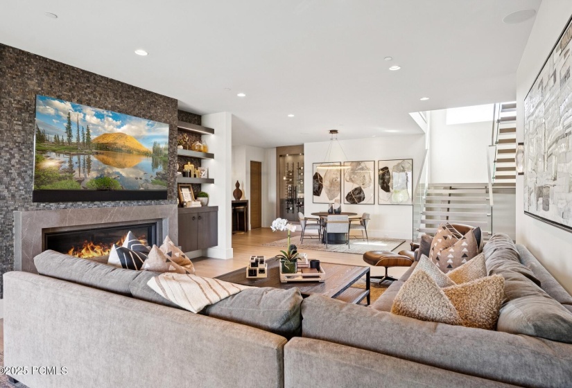 48_Lower-Livingroom_1800x1200_4247129
