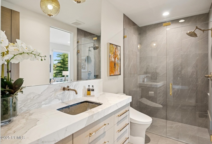 53_Bathroom_1800x1200_4247134