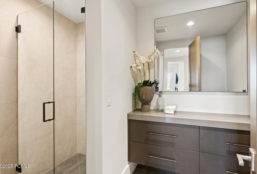 59_Bathroom_1800x1200_4247145