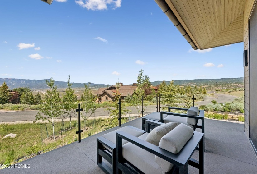 71_Deck-Area_1800x1200_4247191