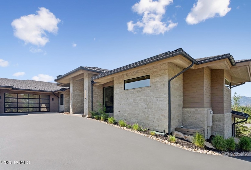 83_Exterior_1800x1200_4259752