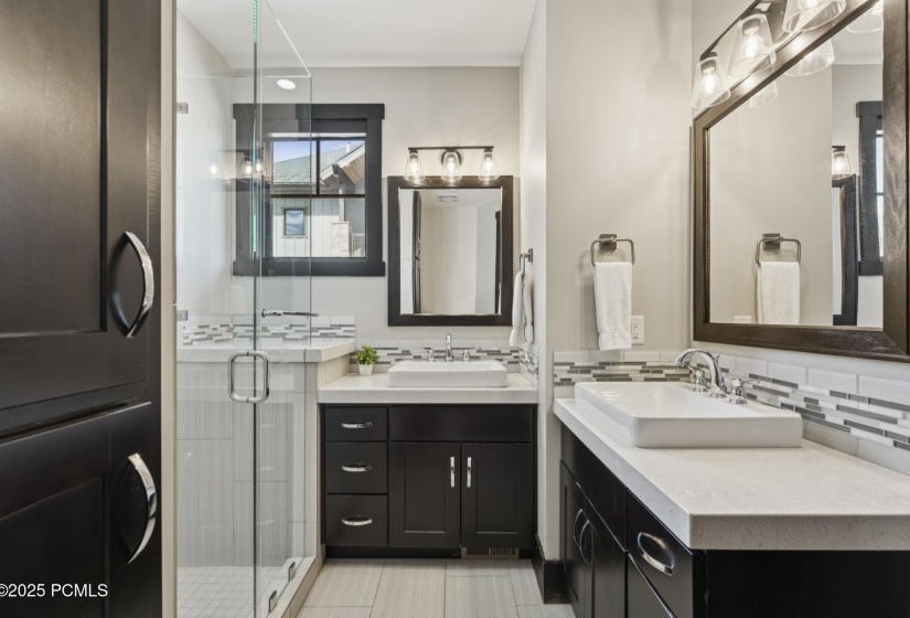 38_Bathroom_1800x1200_4259302