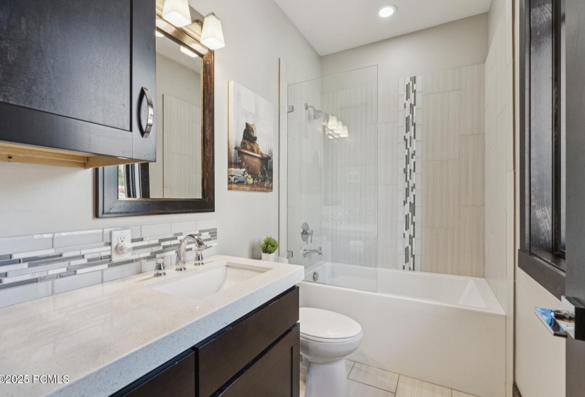 42_Bathroom_1800x1200_4259341
