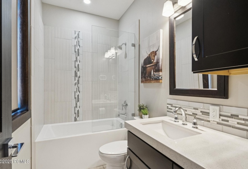 43_Bathroom_1800x1200_4259344