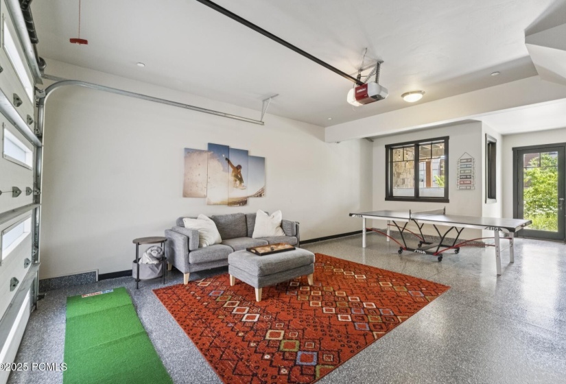 53_Interior_1800x1200_4259385