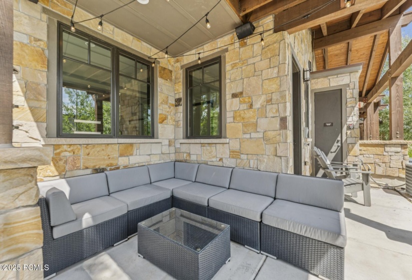 73_Exterior_1800x1200_4259417