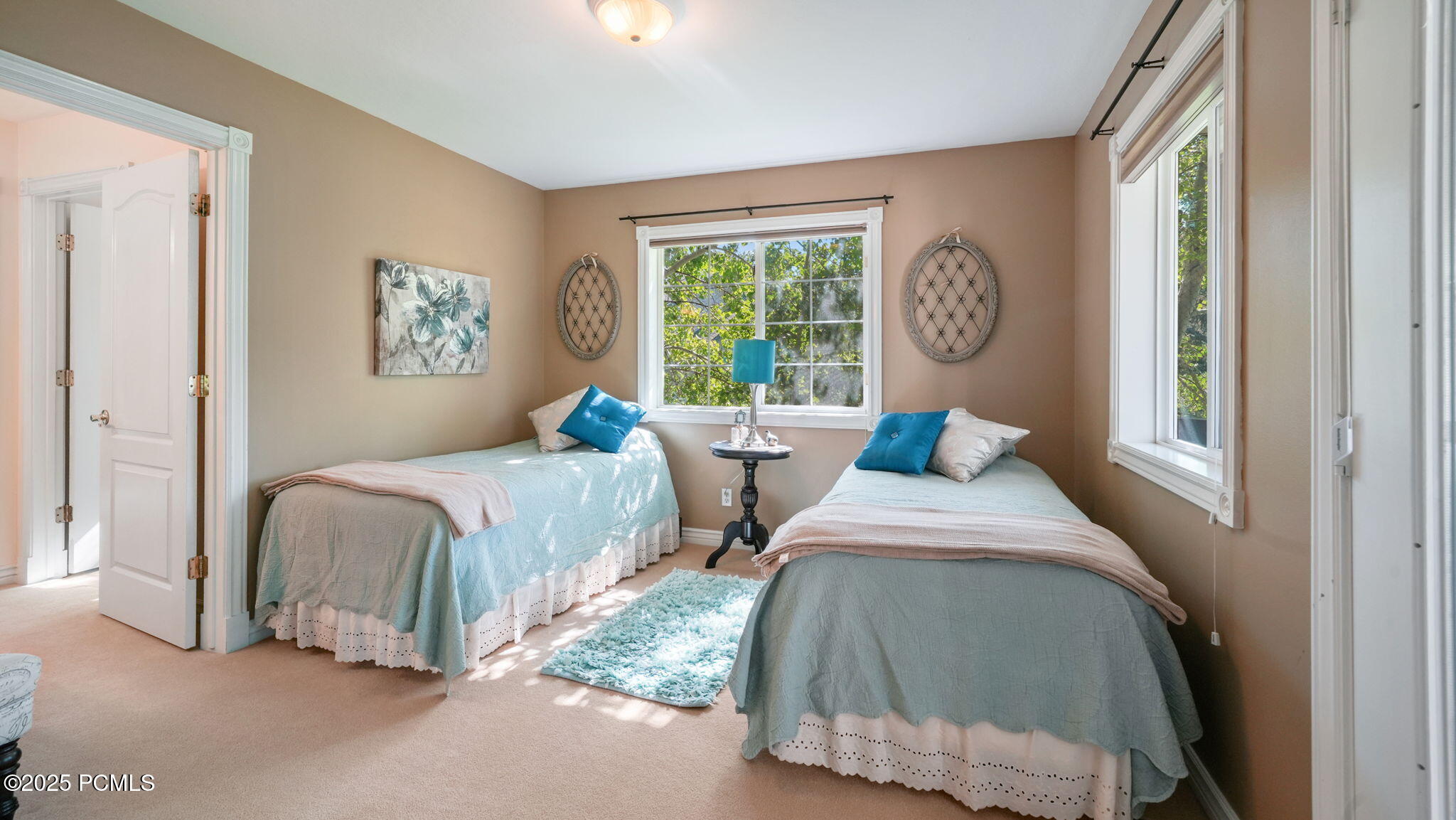 Upstairs bedroom 2