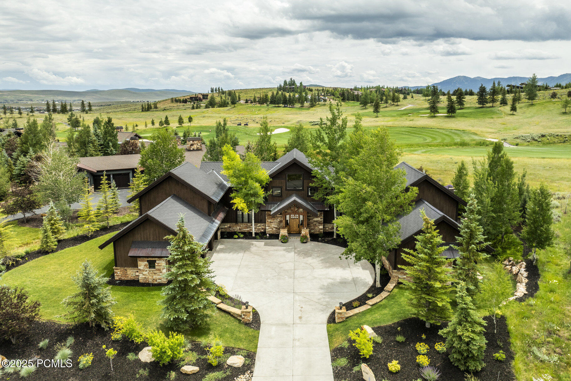 001_8095_glenwild_drive-74_88