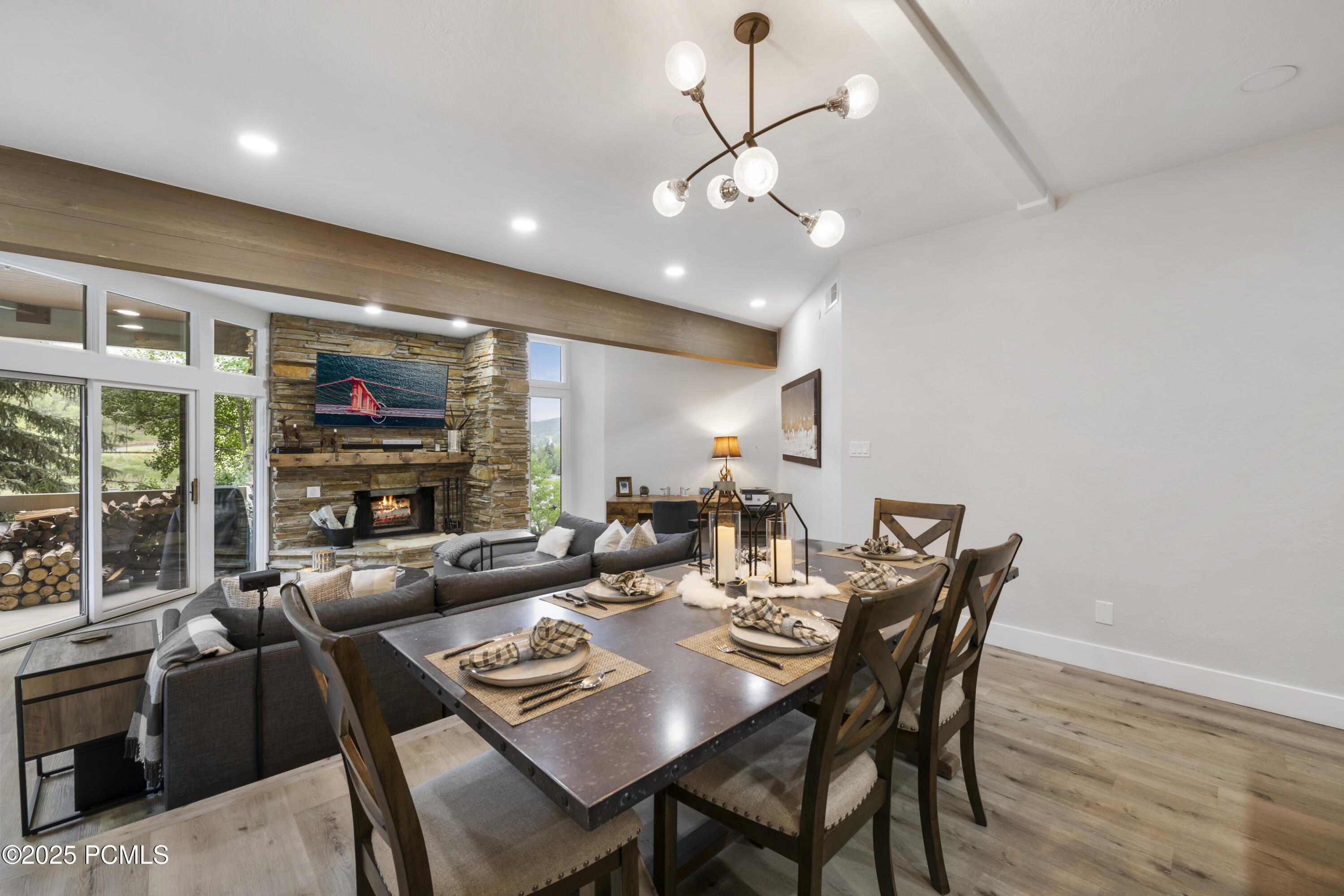 2510DeerValleyDR-E (8)
