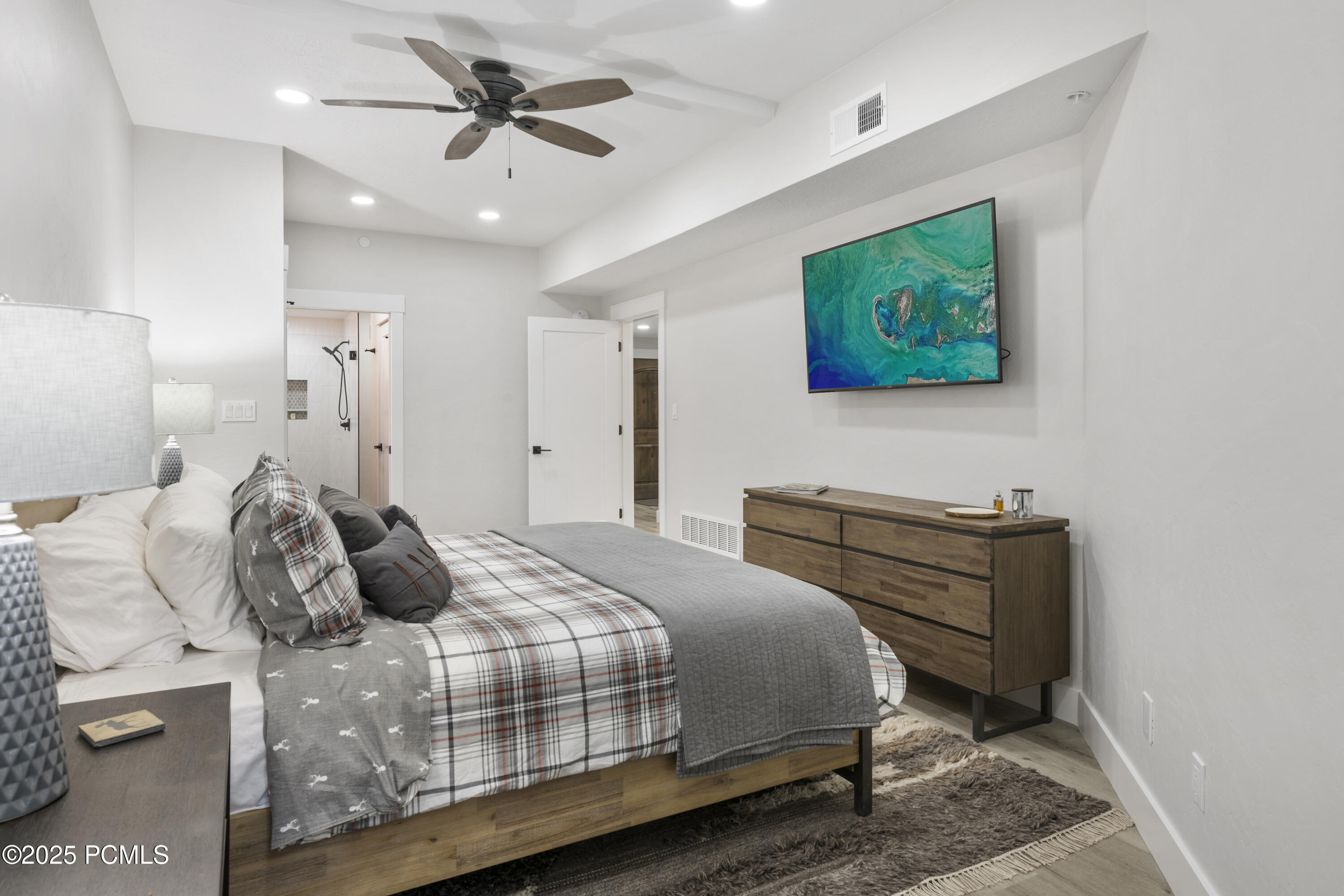 2510DeerValleyDR-E (24)