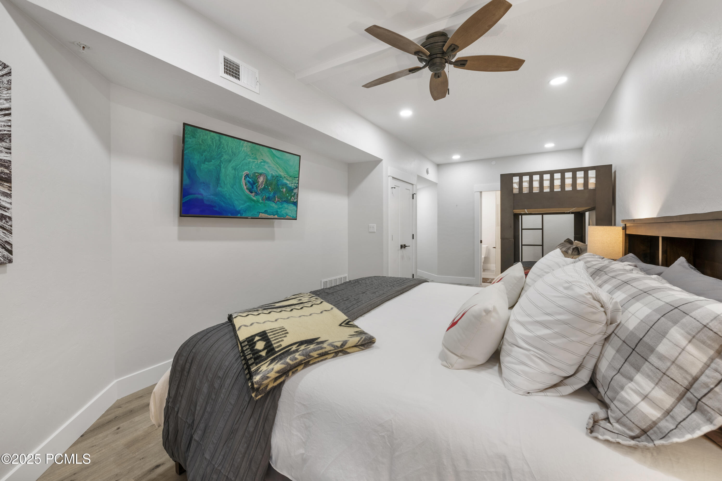 2510DeerValleyDR-E (18)
