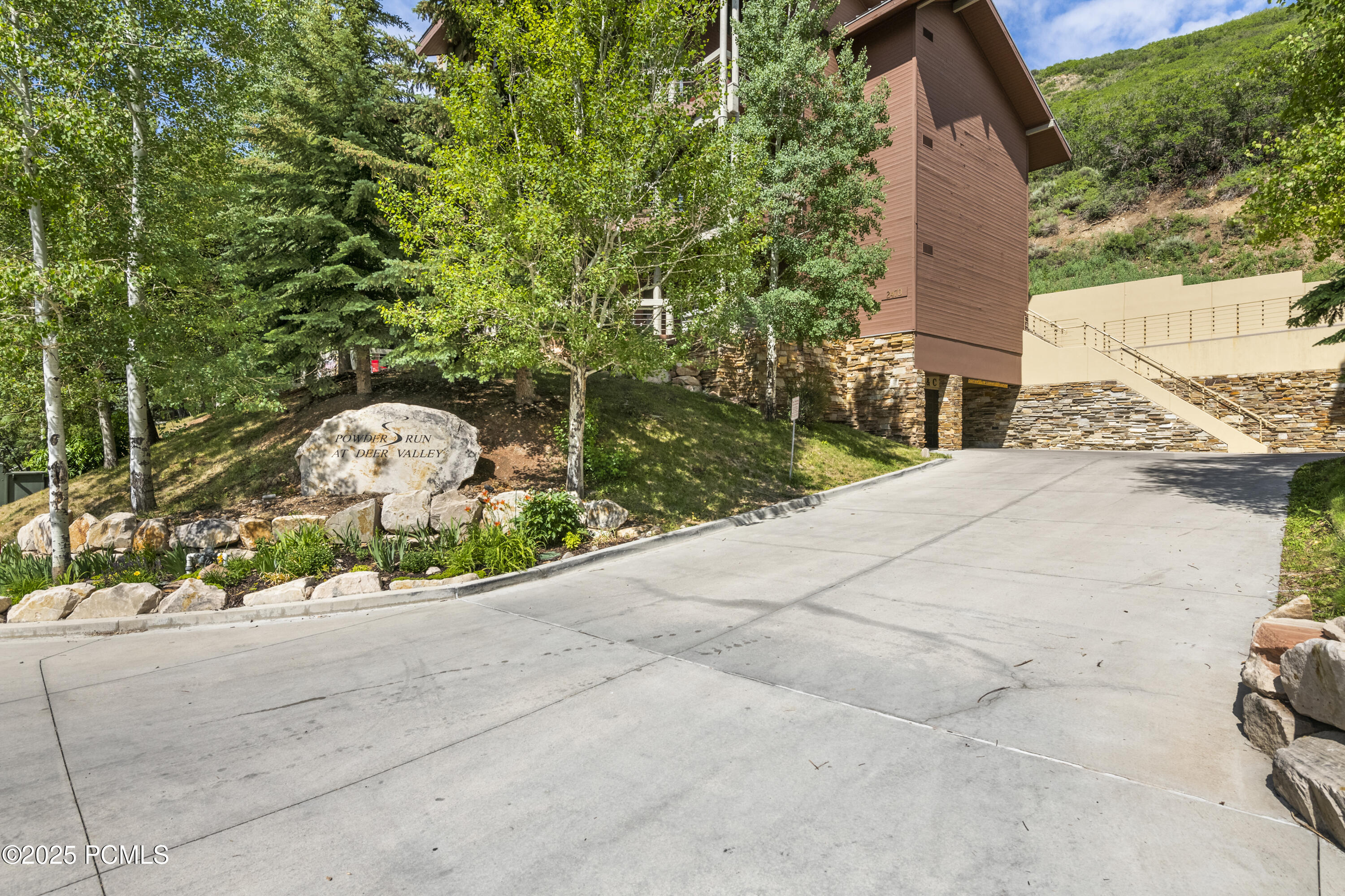 2510DeerValleyDR-E (32)