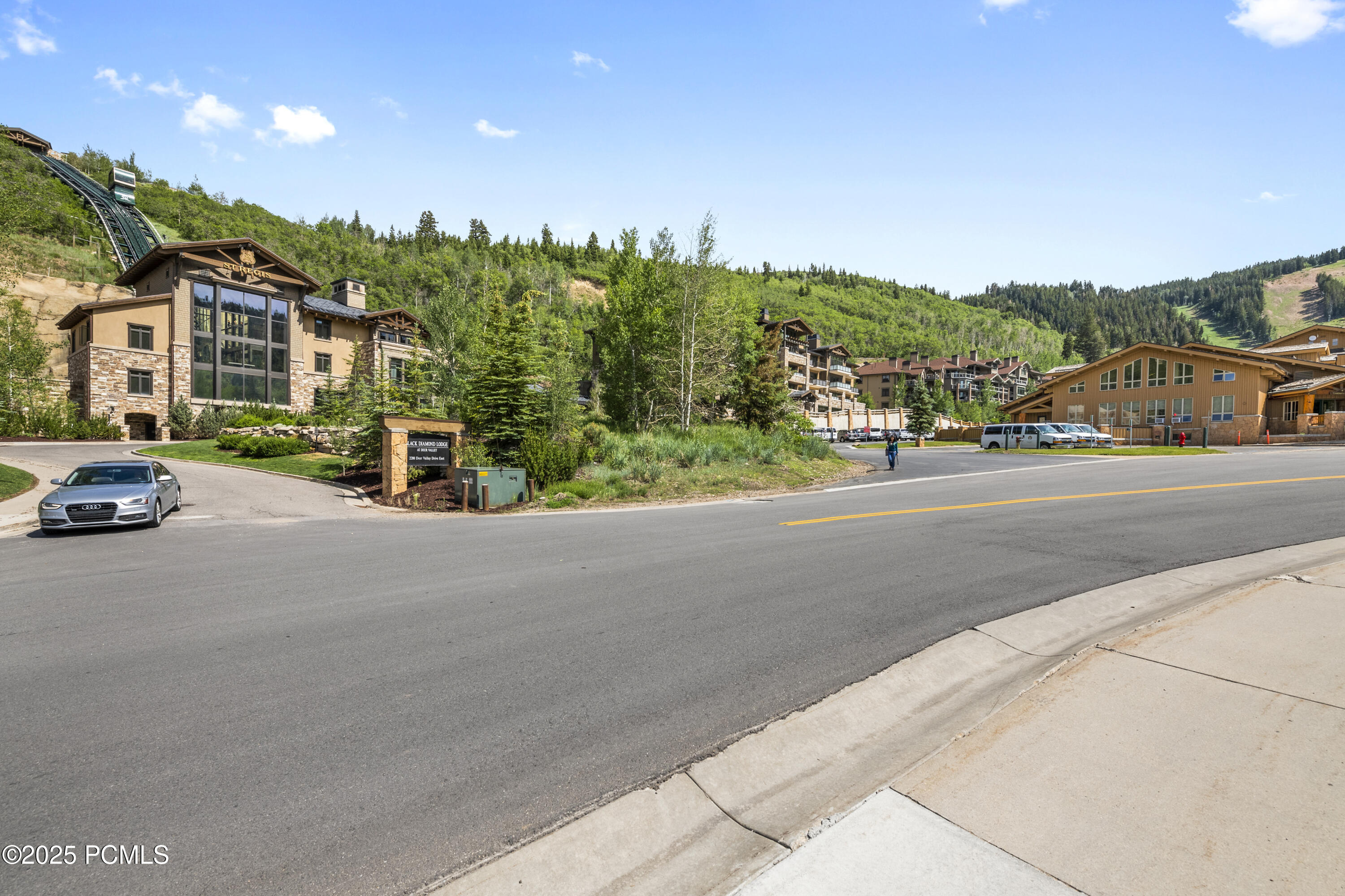 2510DeerValleyDR-E (34)