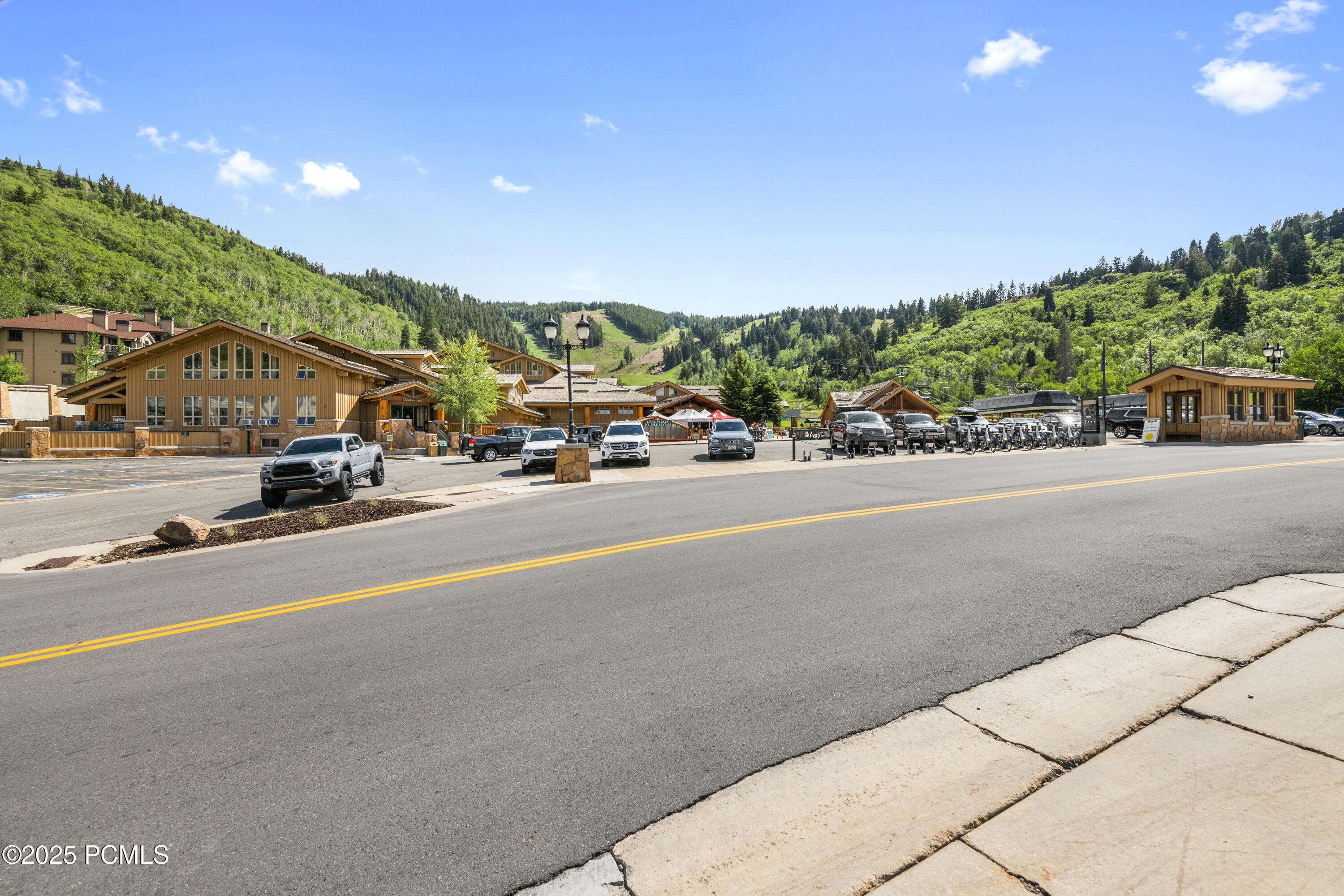 2510DeerValleyDR-E (35)