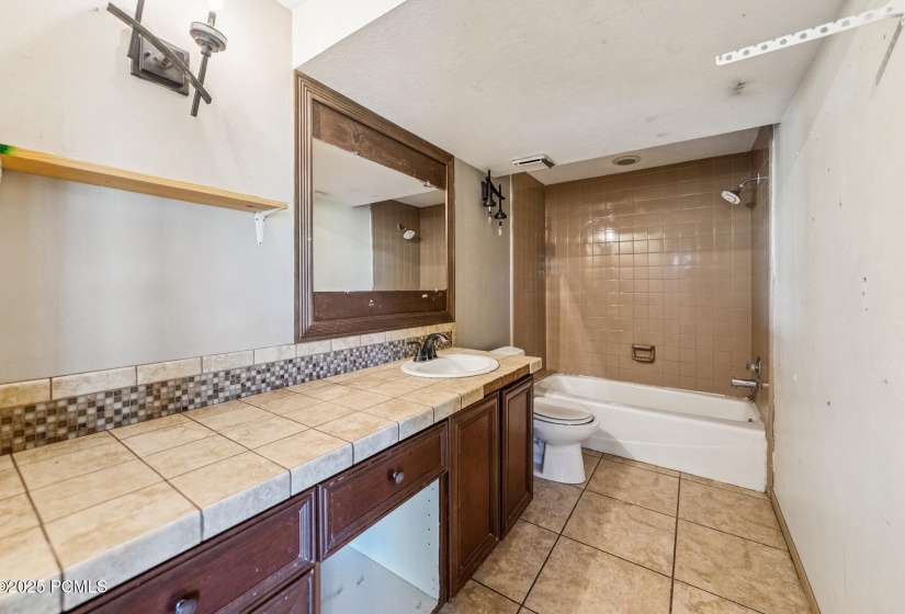 15_Bathroom_1800x1200_4259435