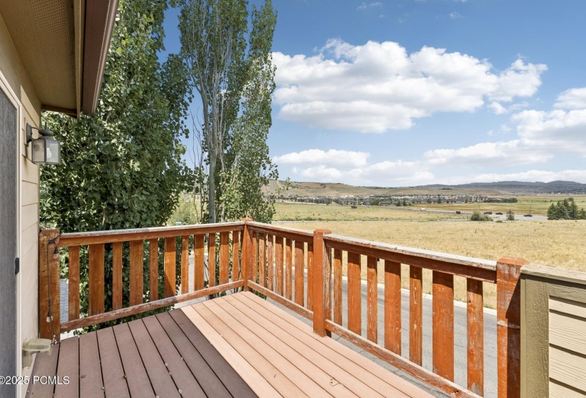 11_Deck-view_1800x1200_4257389