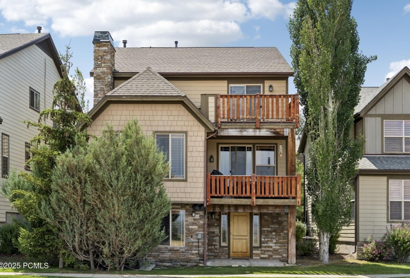 17_Exterior_1800x1200_4257408