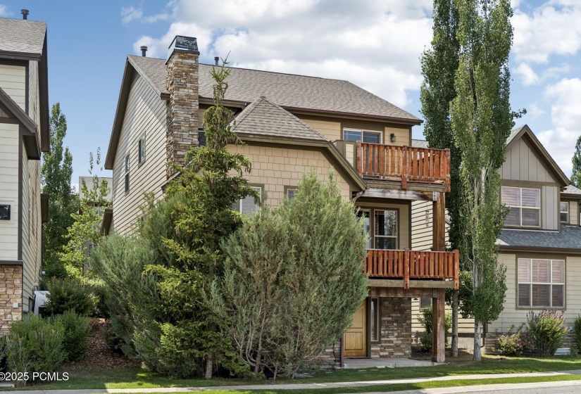 19_Exterior_1800x1200_4257410