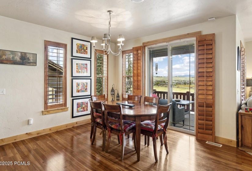 27_Kitchen-Dining_1800x1200_4257380