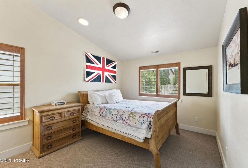 38_Bedroom_1800x1200_4257392
