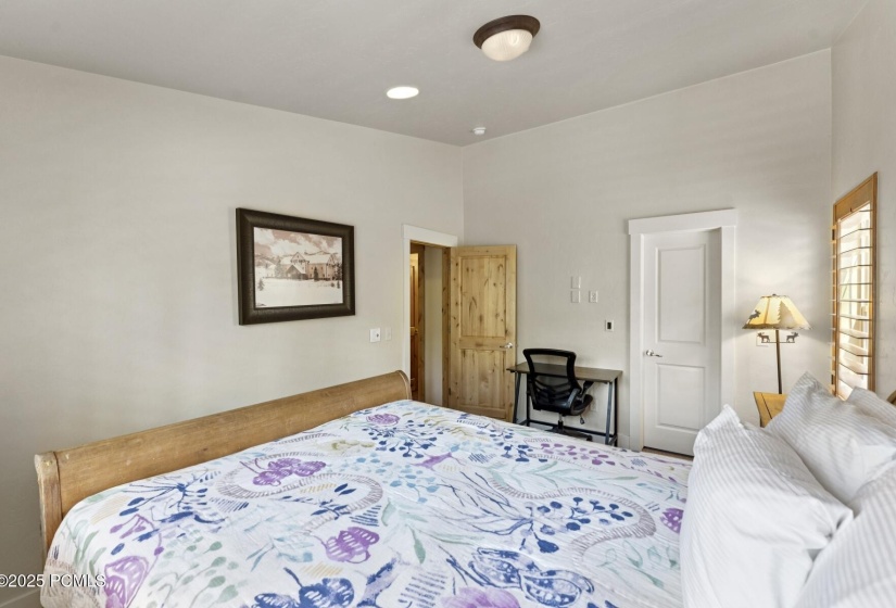 39_Bedroom_1800x1200_4257393
