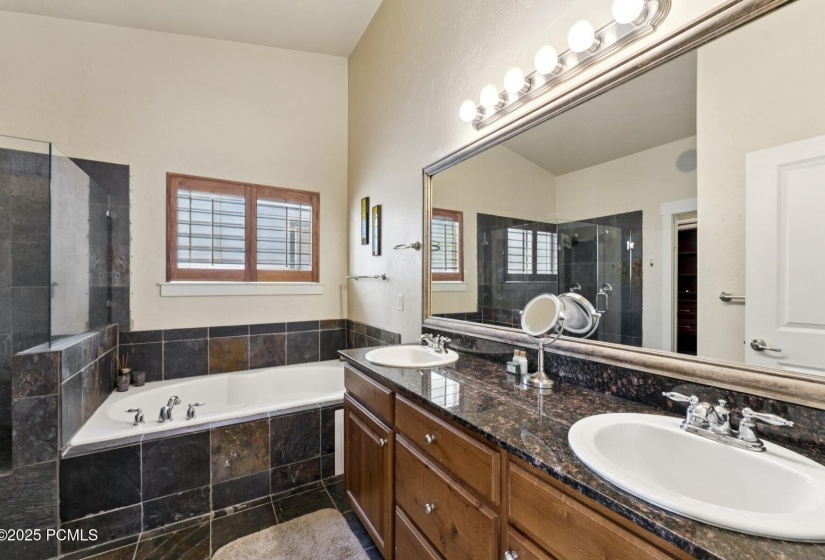 43_Bathroom_1800x1200_4257385