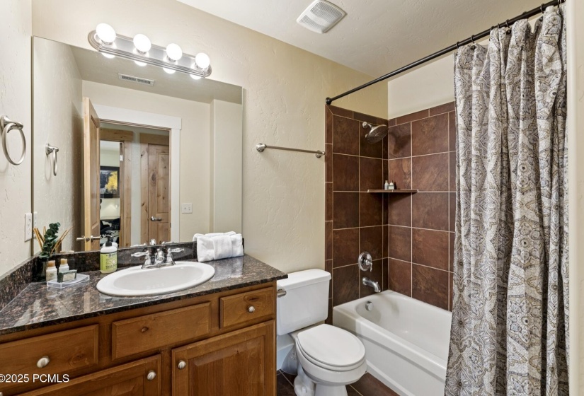 45_Bathroom_1800x1200_4257394