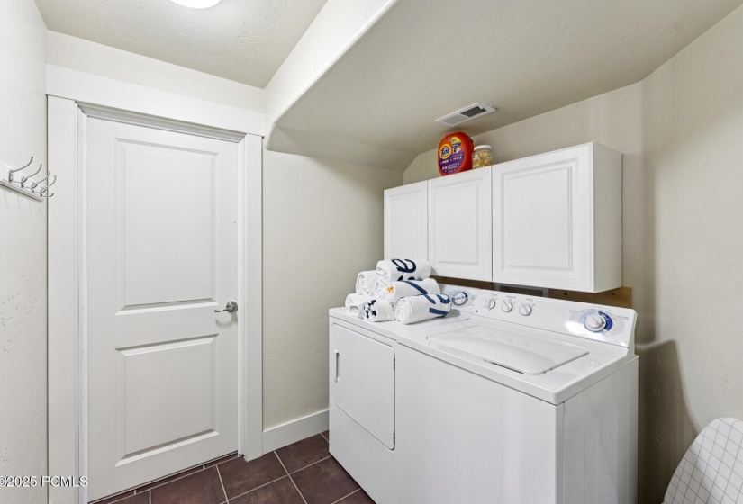 48_Laundry-Area_1800x1200_4257398