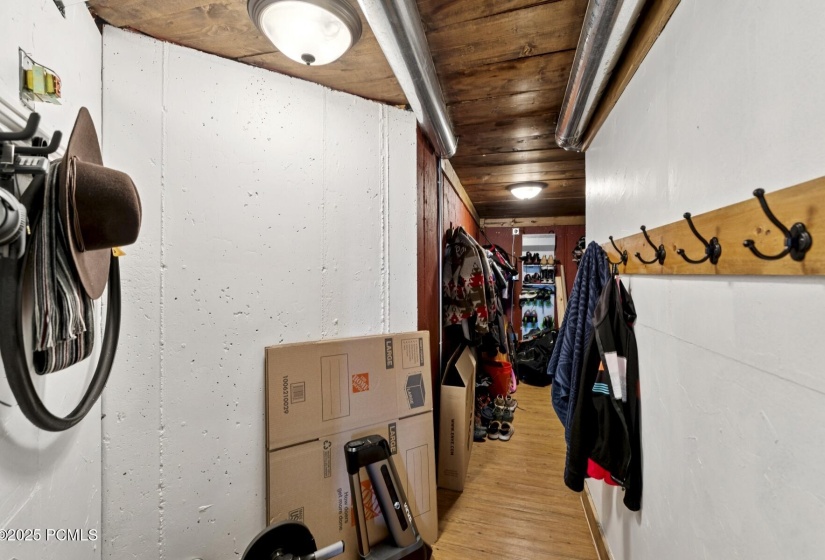50_Storage-Room_1800x1200_4257400