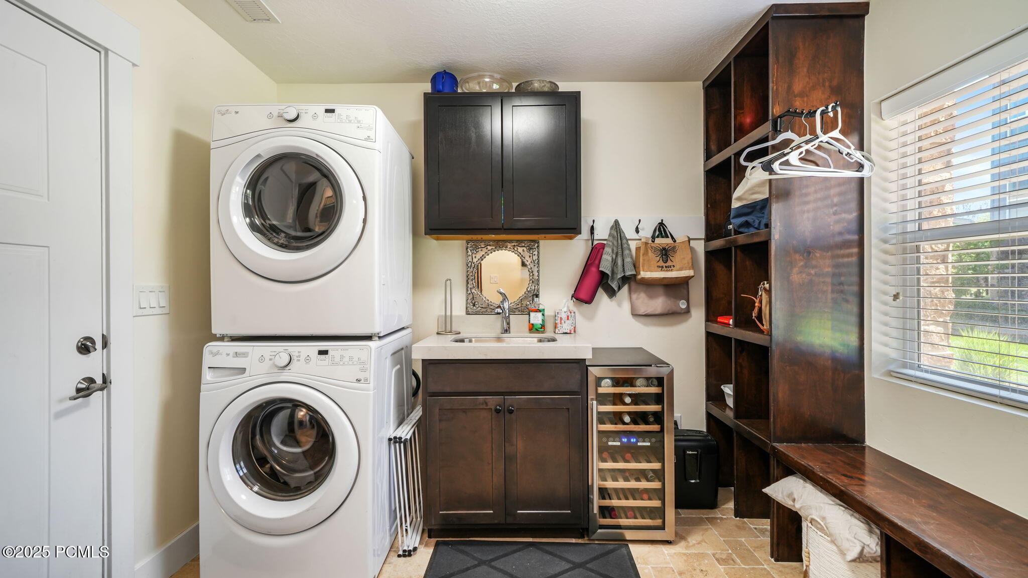 21-web-or-mls-1370 Center Dr-10